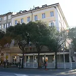 阿尔格兰佐酒店 公寓式酒店 的里雅斯特